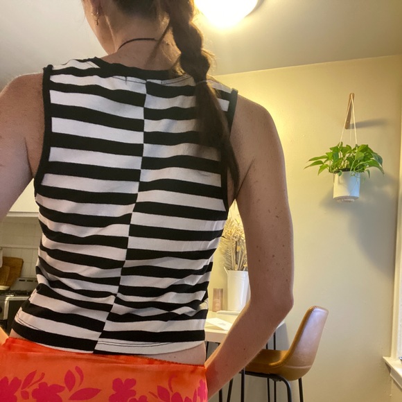 Black and White Striped Tank Top - Picture 2 of 2